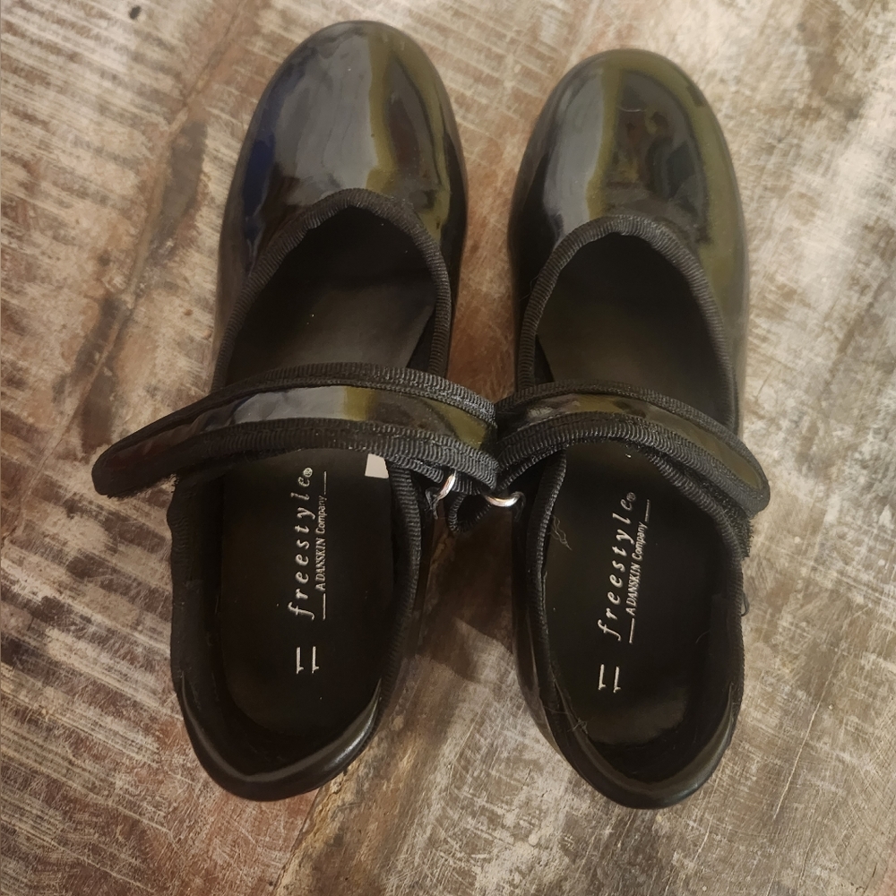 Danskin freestyle kid tap shoes